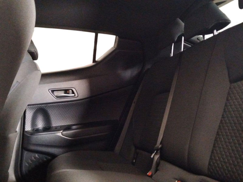 Toyota Toyota C-HR usata a Roma (11)