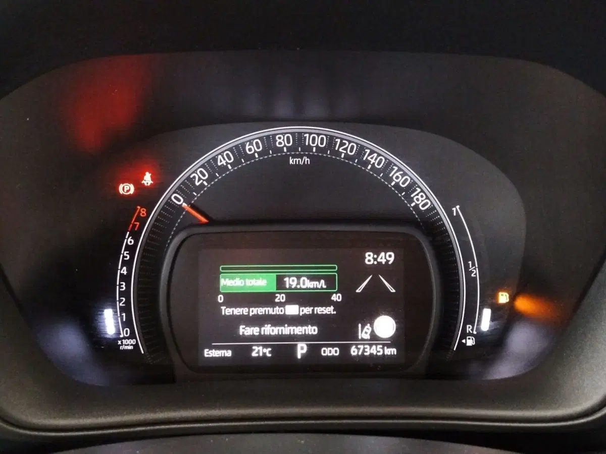 Toyota Aygo X usata a Roma (8)