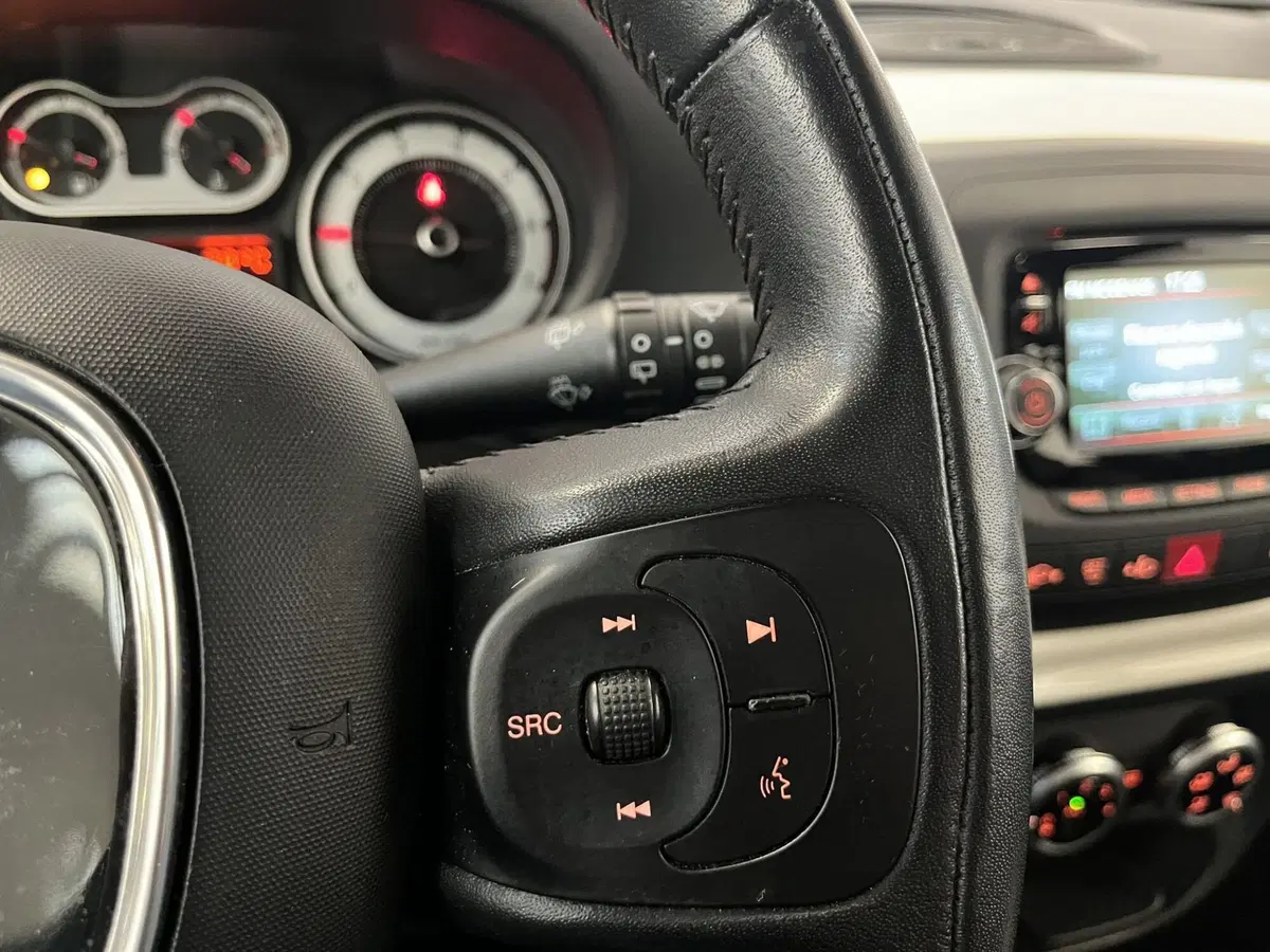 Fiat 500L usata a Bologna (16)