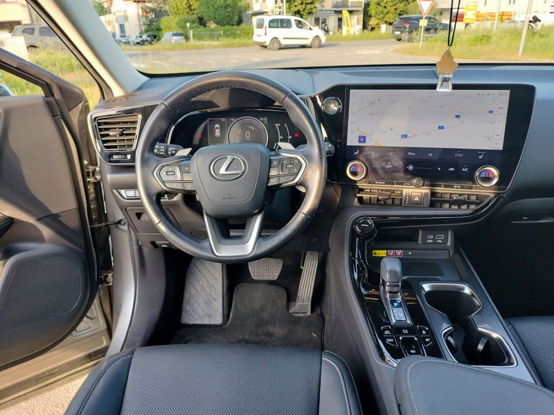 Lexus NX usata a Modena (11)