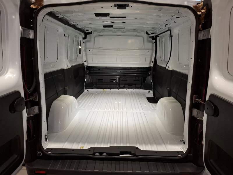 Renault Trafic Furgone nuova a Bologna (9)