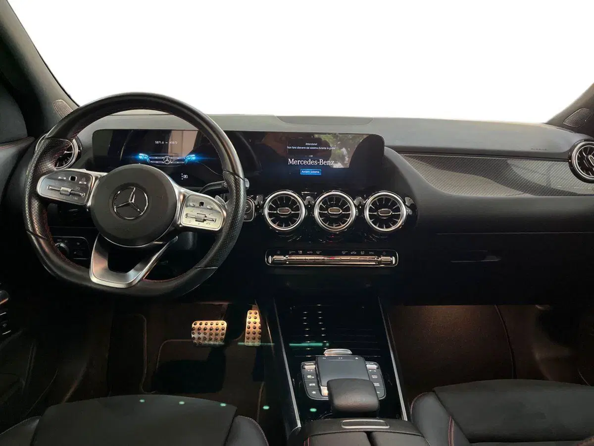 Mercedes-Benz GLA SUV usata a Matera (8)