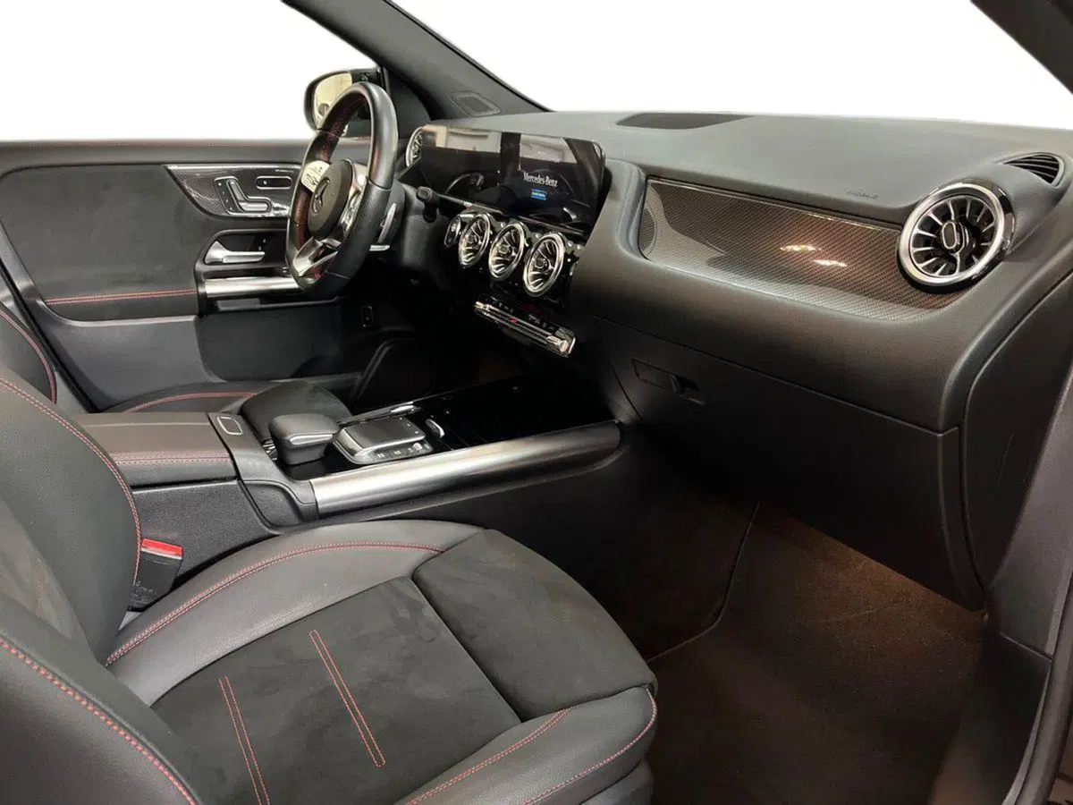 Mercedes-Benz GLA SUV usata a Matera (9)
