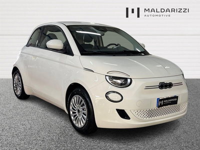 Fiat 500 Cabrio 23,65 kWh del 2024 usata a Bari