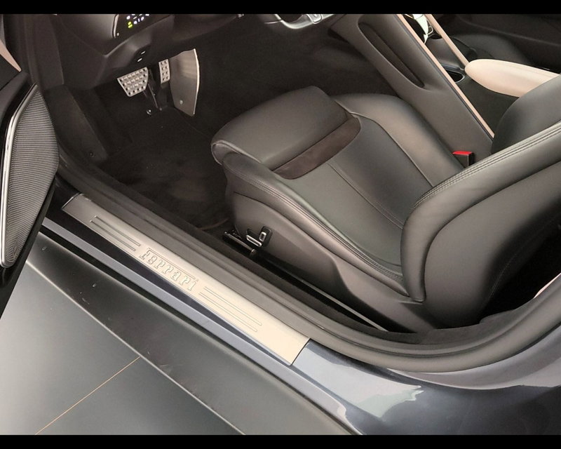 Ferrari Roma Spider usata a Verona (13)