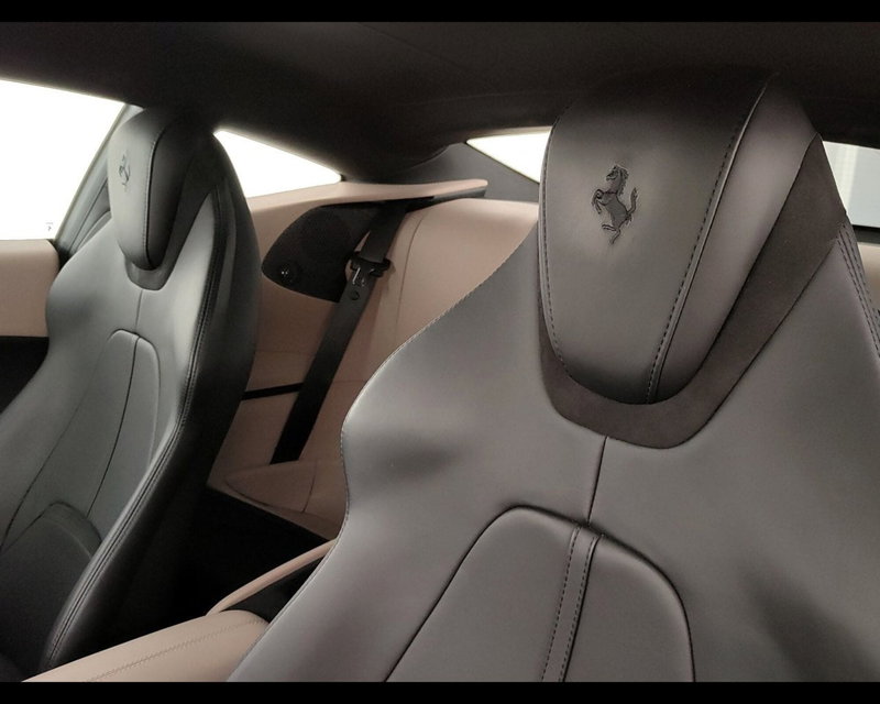 Ferrari Roma Spider usata a Verona (15)