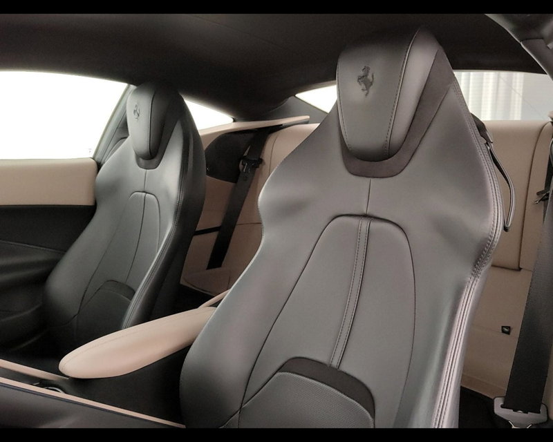 Ferrari Roma Spider usata a Verona (6)