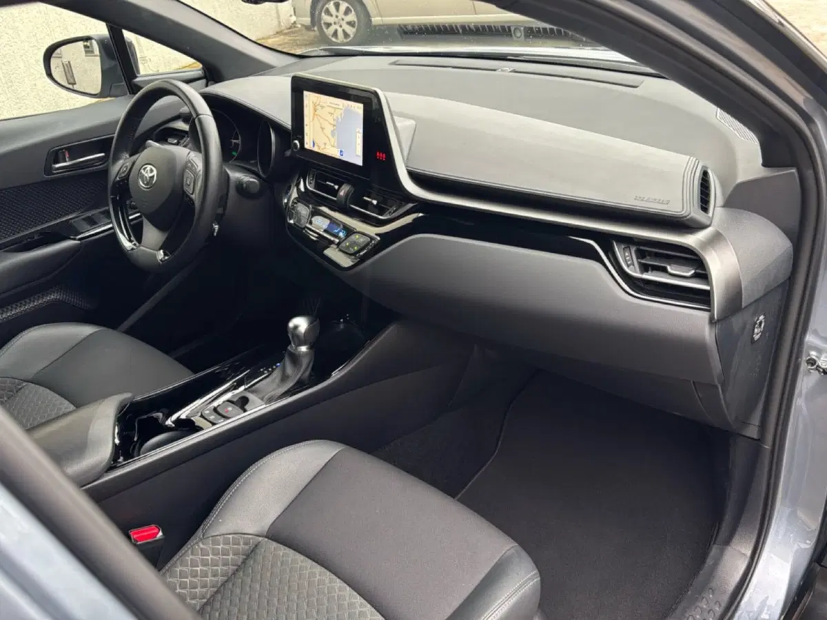 Toyota Toyota C-HR usata a Ferrara (11)