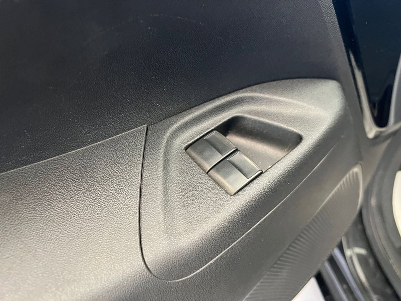 Peugeot 108 usata a Bari (10)