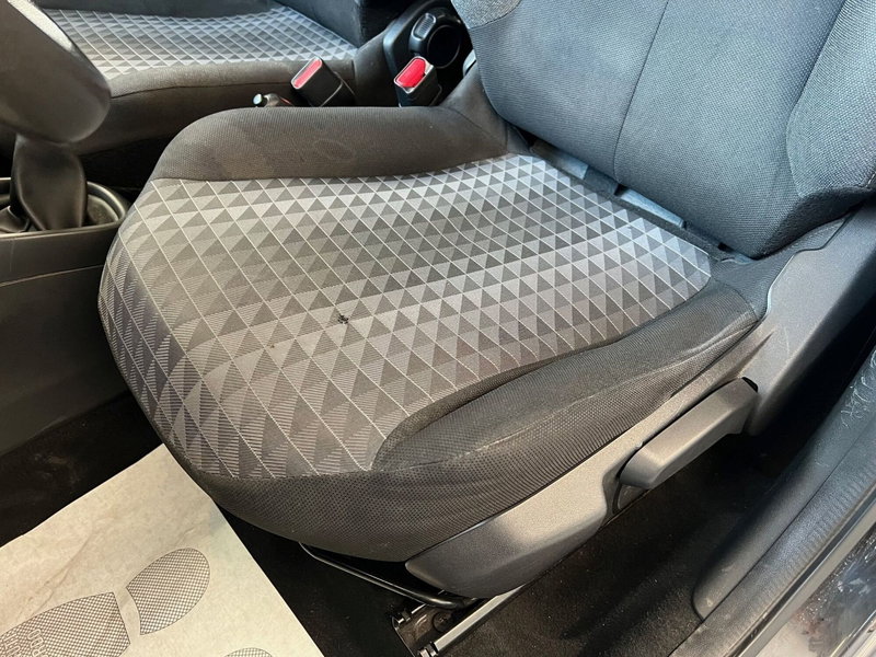 Peugeot 108 usata a Bari (13)