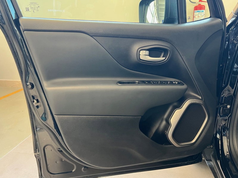 Jeep Renegade usata a Bari (12)