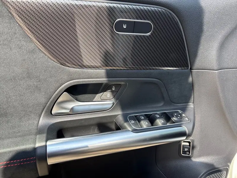 Mercedes-Benz GLA SUV nuova a Pescara (12)