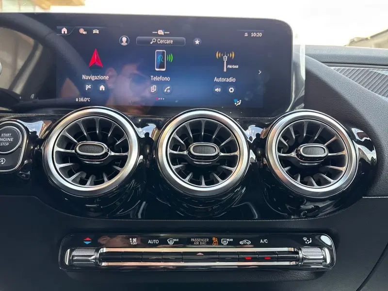 Mercedes-Benz GLA SUV nuova a Pescara (14)