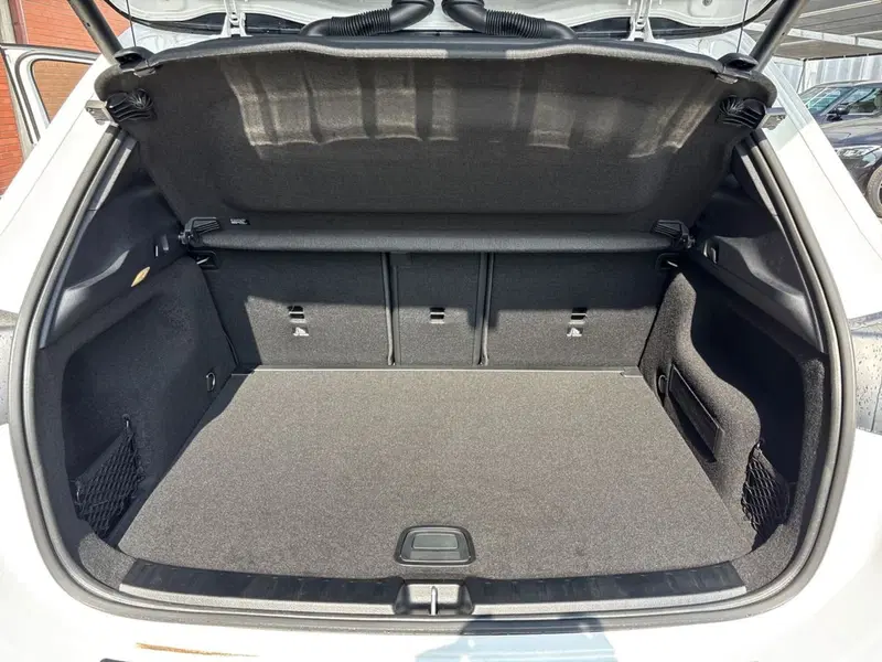 Mercedes-Benz GLA SUV nuova a Pescara (7)