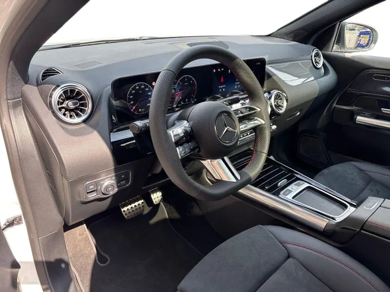 Mercedes-Benz GLA SUV nuova a Pescara (8)