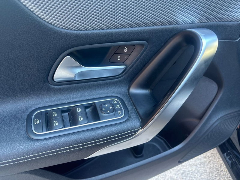 Mercedes-Benz CLA Shooting Brake usata a Pescara (12)