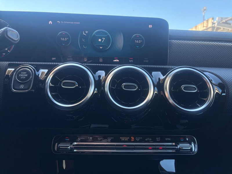 Mercedes-Benz CLA Shooting Brake usata a Pescara (14)