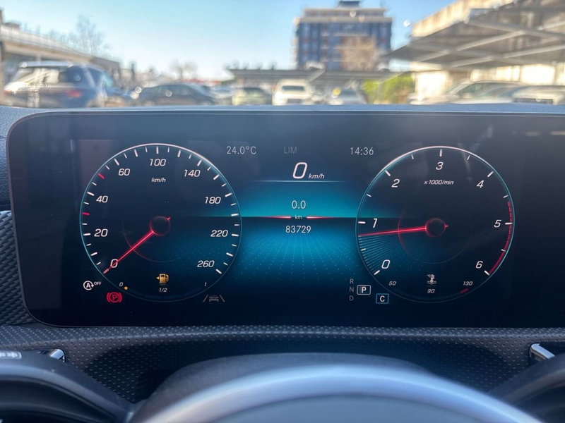 Mercedes-Benz CLA Shooting Brake usata a Pescara (9)