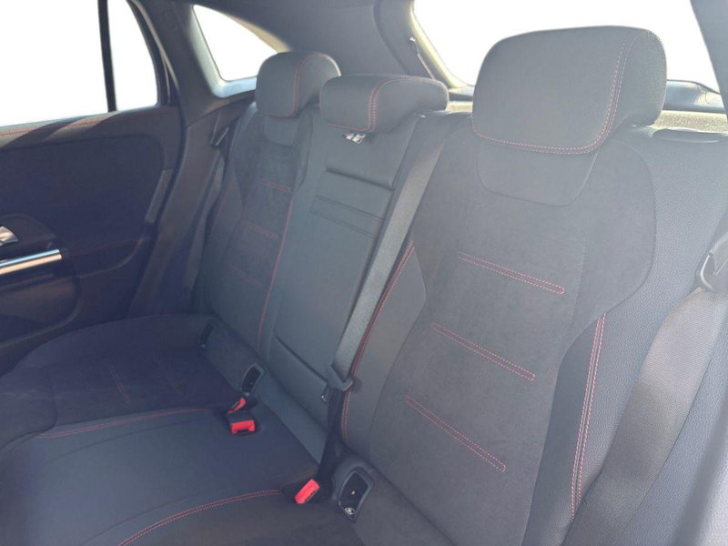 Mercedes-Benz EQA nuova a Pescara (11)