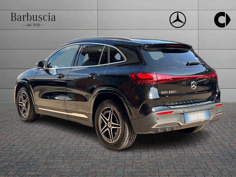 Mercedes-Benz EQA nuova a Pescara (4)