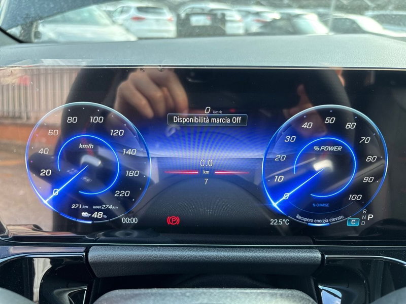 Mercedes-Benz EQA nuova a Pescara (8)