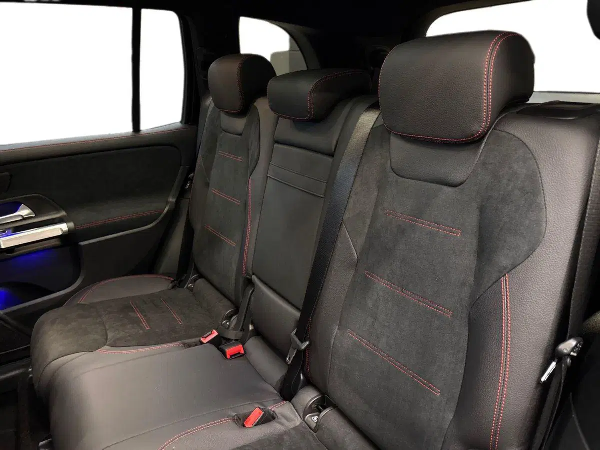 Mercedes-Benz GLB nuova a Pescara (13)