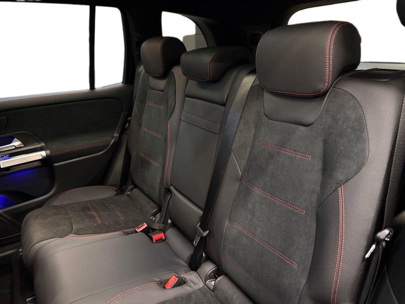 Mercedes-Benz GLB nuova a Pescara (13)