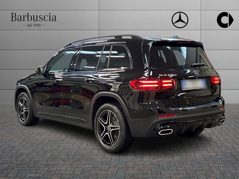 Mercedes-Benz GLB nuova a Pescara (4)