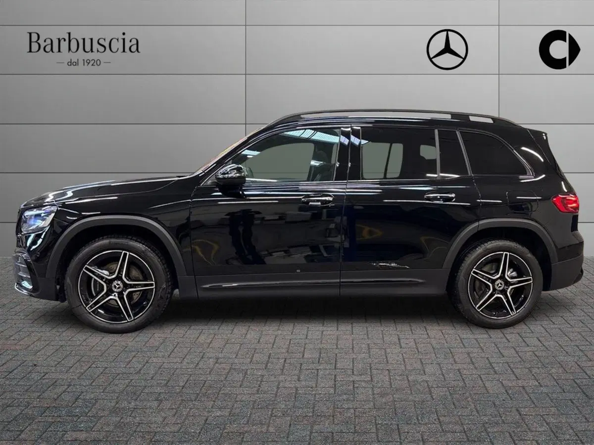Mercedes-Benz GLB nuova a Pescara (5)