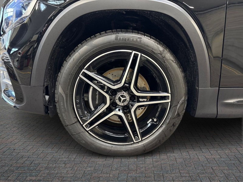 Mercedes-Benz GLB nuova a Pescara (6)