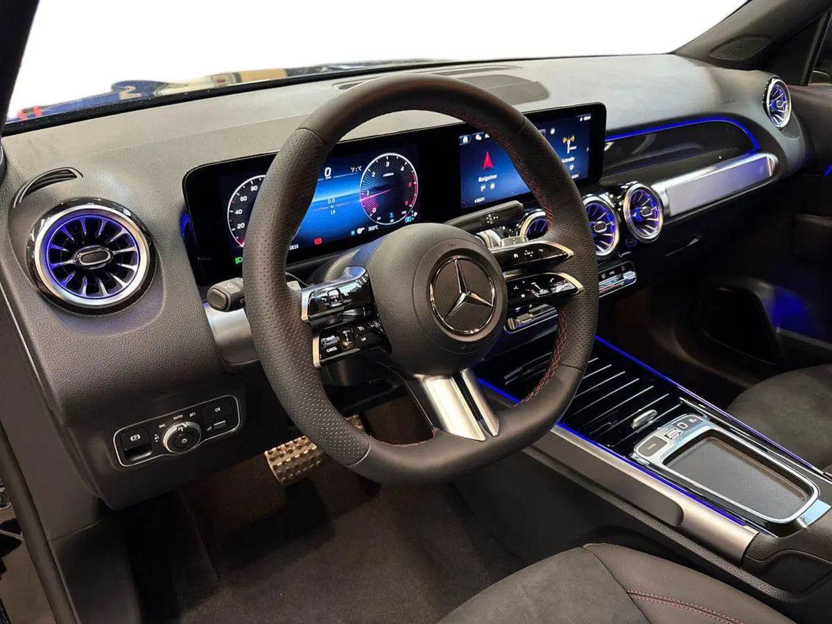 Mercedes-Benz GLB nuova a Pescara (8)