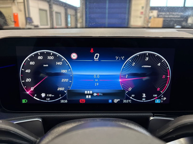 Mercedes-Benz GLB nuova a Pescara (9)