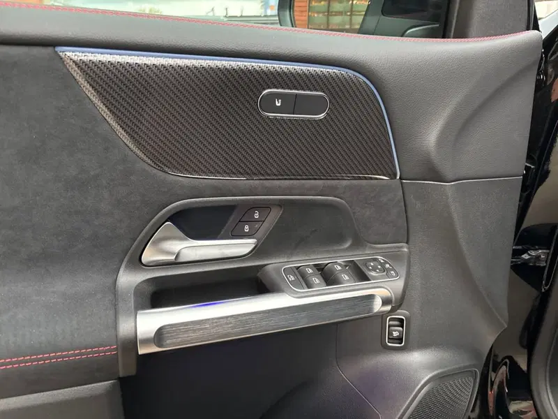 Mercedes-Benz GLB nuova a Pescara (12)