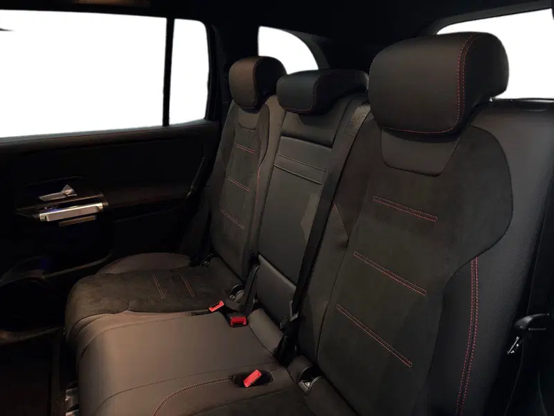 Mercedes-Benz GLB nuova a Pescara (13)