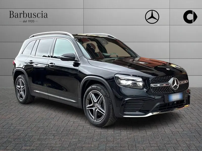 Mercedes-Benz GLB nuova a Pescara (2)