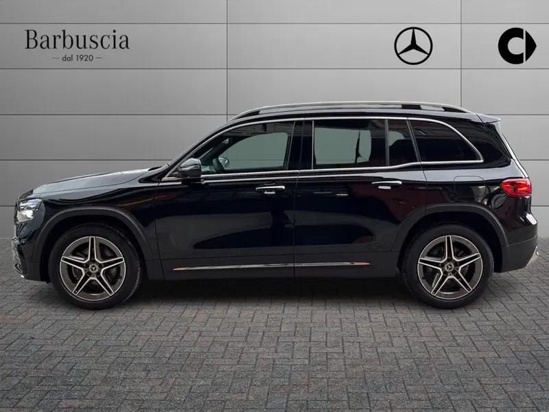 Mercedes-Benz GLB nuova a Pescara (5)