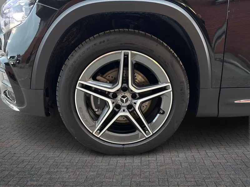 Mercedes-Benz GLB nuova a Pescara (6)