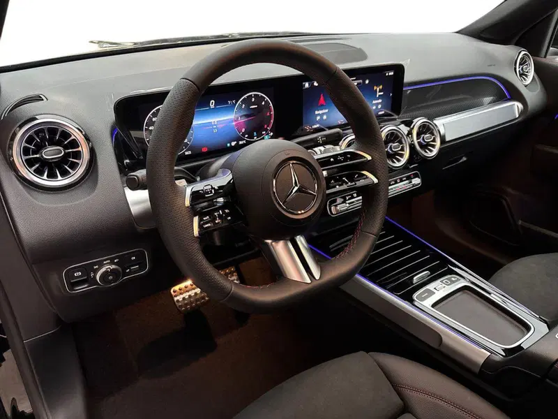 Mercedes-Benz GLB nuova a Pescara (8)