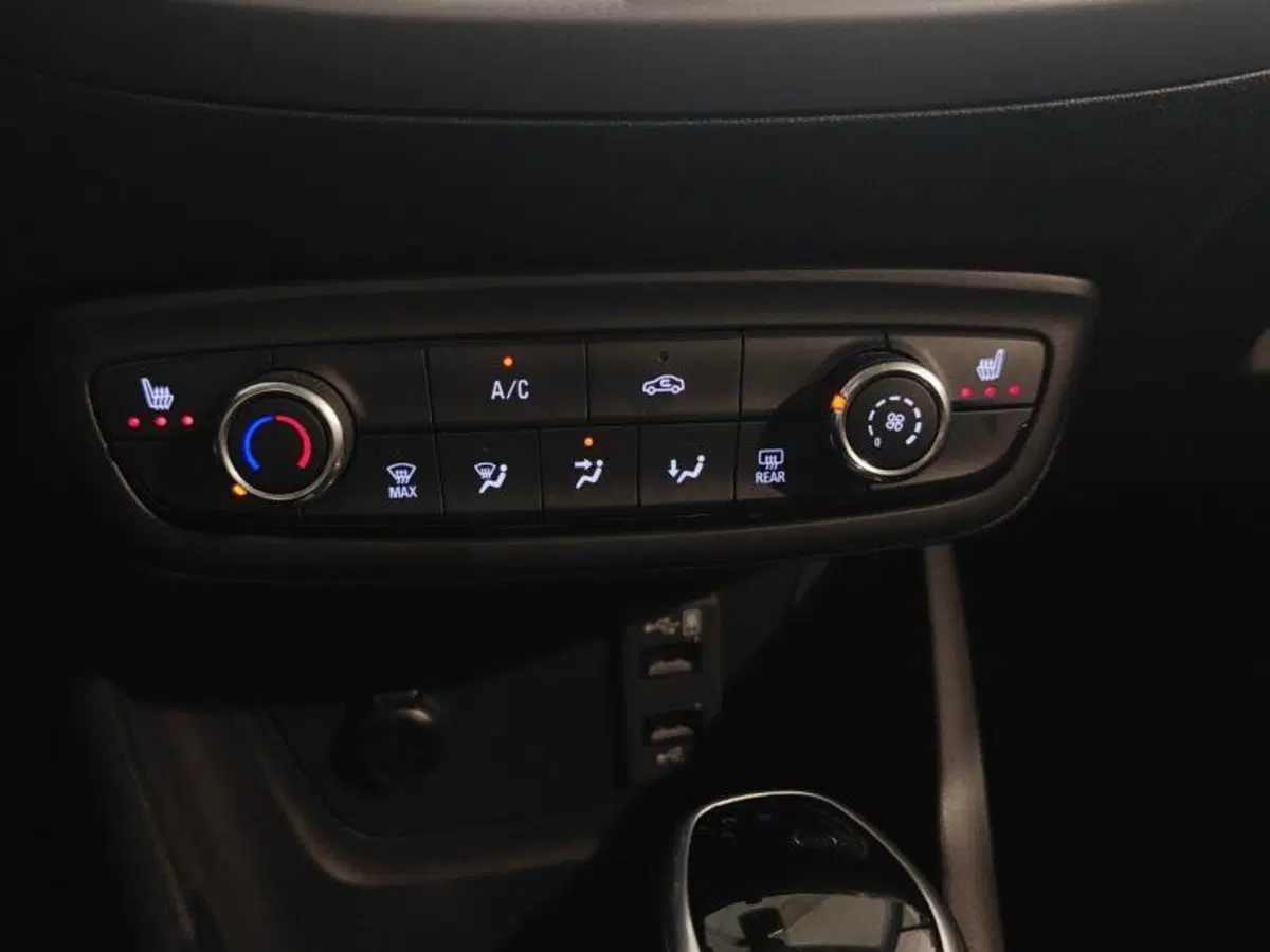 Opel Crossland usata a Genova (16)