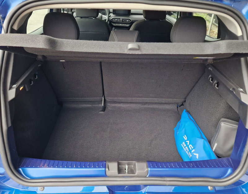 Dacia Sandero usata a Milano (14)