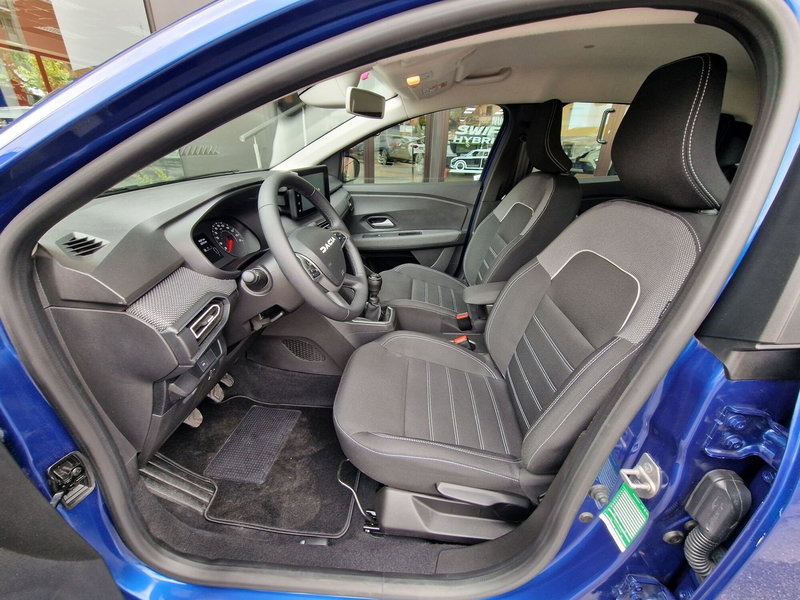 Dacia Sandero usata a Milano (6)