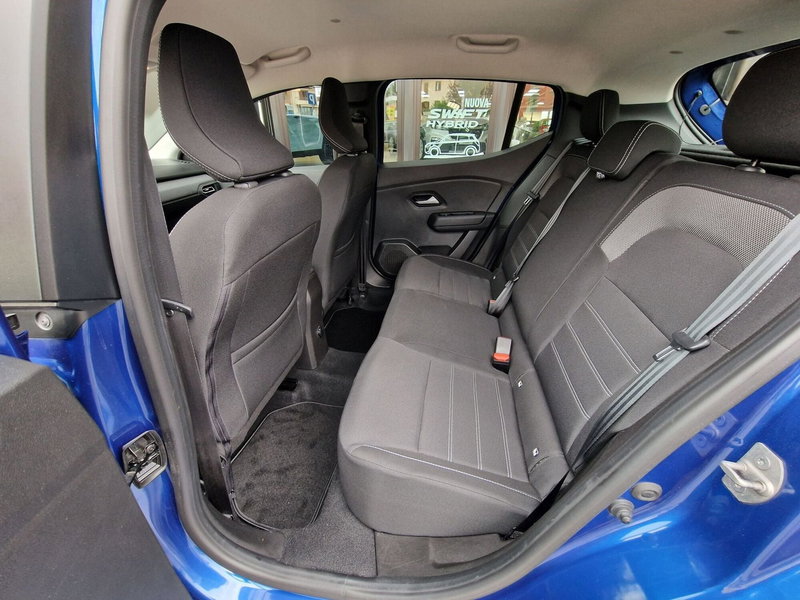 Dacia Sandero usata a Milano (7)