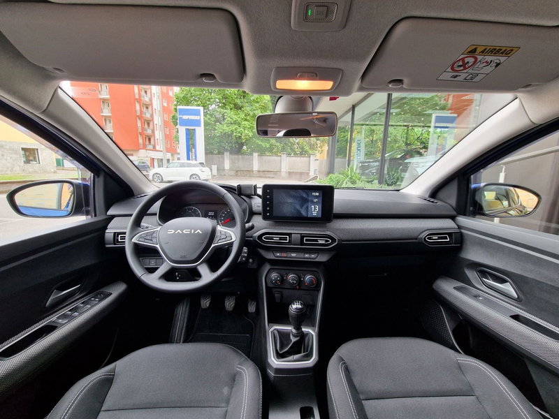 Dacia Sandero usata a Milano (8)