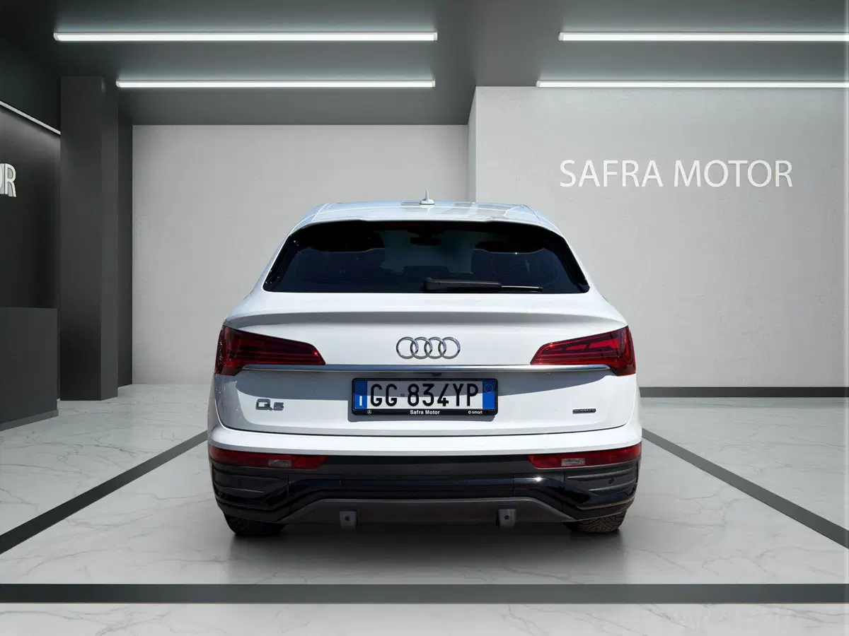 Audi Q4 Sportback usata a Cosenza (5)