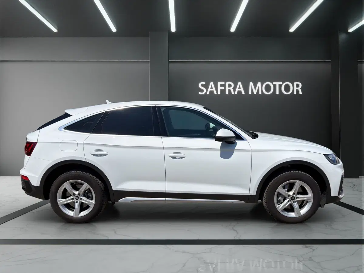 Audi Q4 Sportback usata a Cosenza (7)