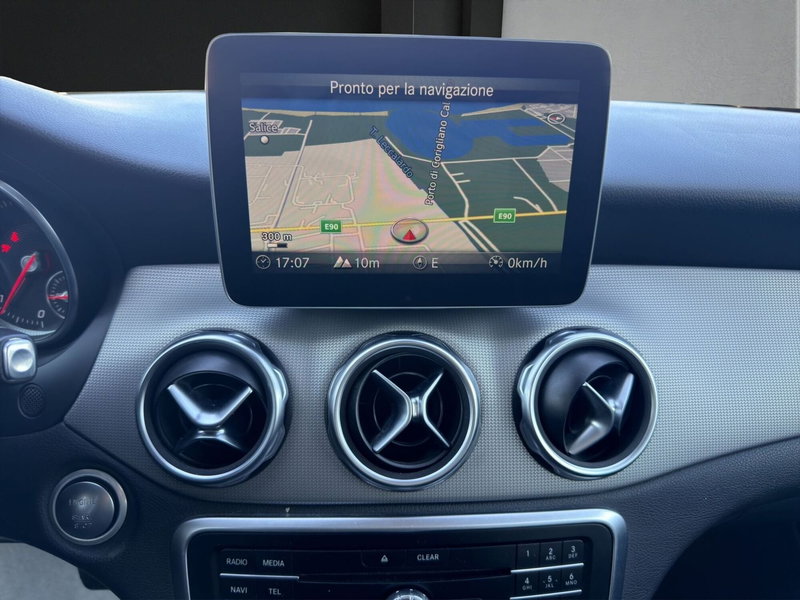 Mercedes-Benz GLA SUV usata a Cosenza (16)