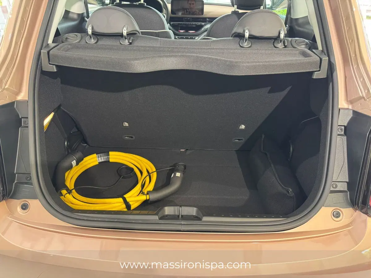 Fiat 500 Cabrio nuova a Milano (15)