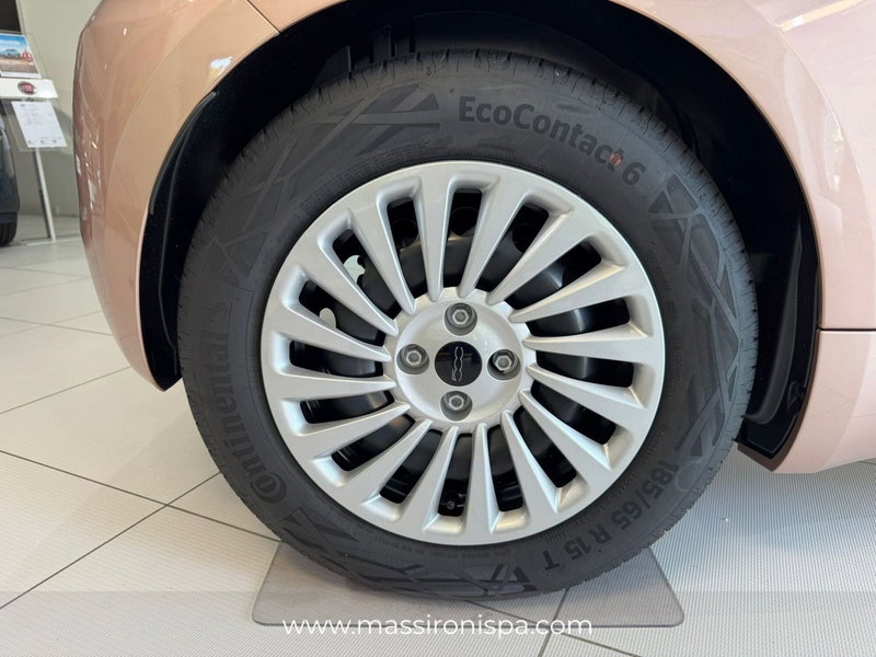 Fiat 500 Cabrio nuova a Milano (16)