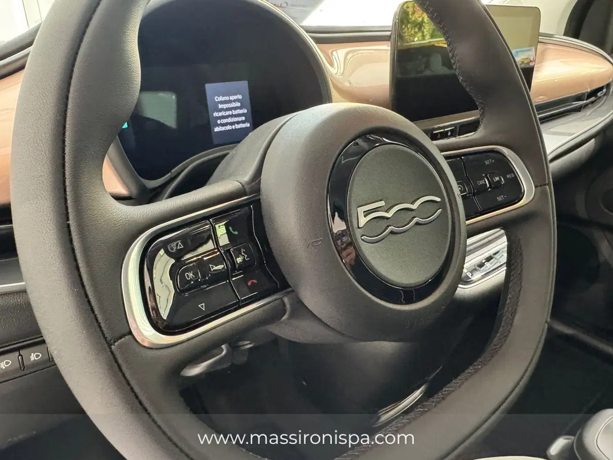 Fiat 500 Cabrio nuova a Milano (5)
