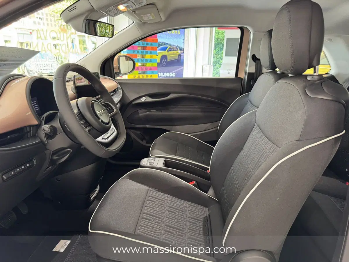 Fiat 500 Cabrio nuova a Milano (6)